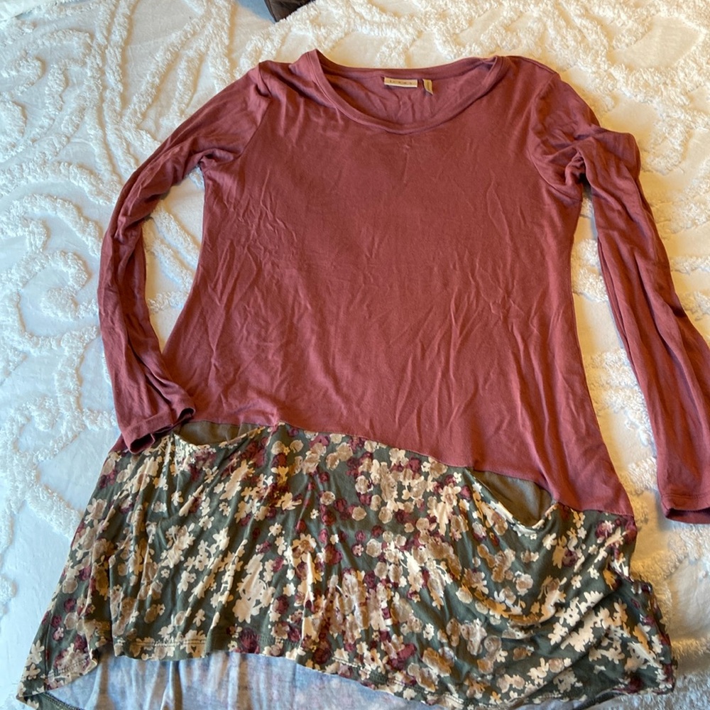 LOGO tunic top